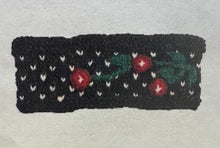 Load image into Gallery viewer, Hand-knit Headband