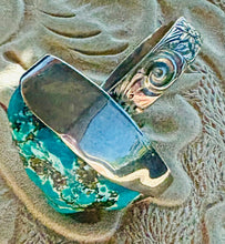 Load image into Gallery viewer, Vintage Turquoise Nugget Ring