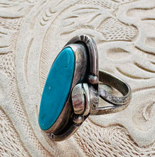 Load image into Gallery viewer, Vintage Turquoise Oval Ring