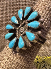 Load image into Gallery viewer, Vintage Zuni Needlepoint Ring