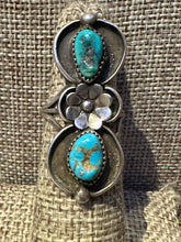Load image into Gallery viewer, Vintage Turquoise Sterling Flower Ring