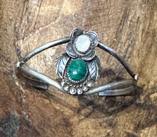 Load image into Gallery viewer, Vintage Malachite & Mother of Pearl Cuff