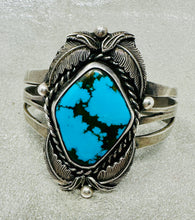 Load image into Gallery viewer, Bisbee Navajo Cuff