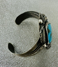 Load image into Gallery viewer, Bisbee Navajo Cuff