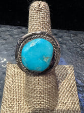 Load image into Gallery viewer, Vintage Round Turquoise Ring
