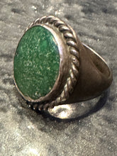 Load image into Gallery viewer, Vintage Round Green Turquoise Ring