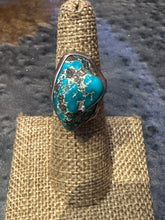 Load image into Gallery viewer, Vintage Turquoise Nugget Ring