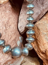 Load image into Gallery viewer, Sterling Silver American Indian Navajo Pearls necklace