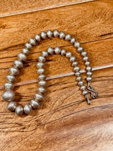 Load image into Gallery viewer, Sterling Silver American Indian Navajo Pearls necklace