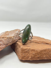 Load image into Gallery viewer, Vintage Oval Green Turquoise Ring