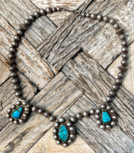 Load image into Gallery viewer, Vintage Navajo Pearls w/Turquoise
