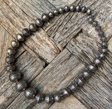 Load image into Gallery viewer, Navajo Pearls Choker Necklace