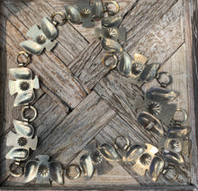 Load image into Gallery viewer, Thunderbird Conch Necklace