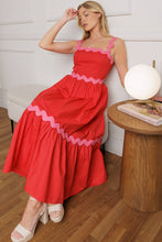 Load image into Gallery viewer, A solid woven midi dress

