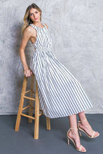 Load image into Gallery viewer, A printed poplin midi dress

