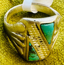 Load image into Gallery viewer, Vintage Zuni Turquoise Ring
