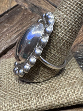 Load image into Gallery viewer, Vintage Navajo Pearl Silver Ring
