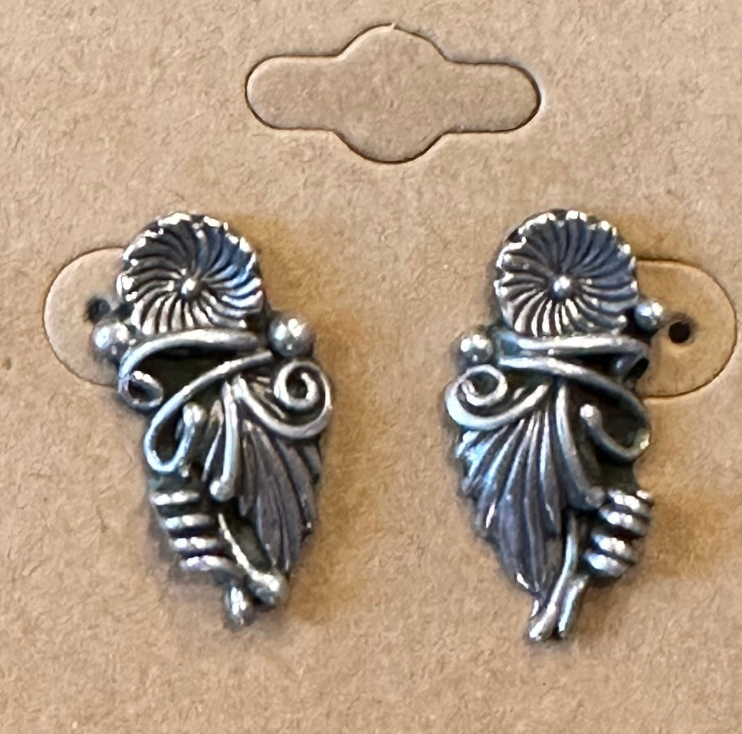 Vintage sterling silver flower earrings