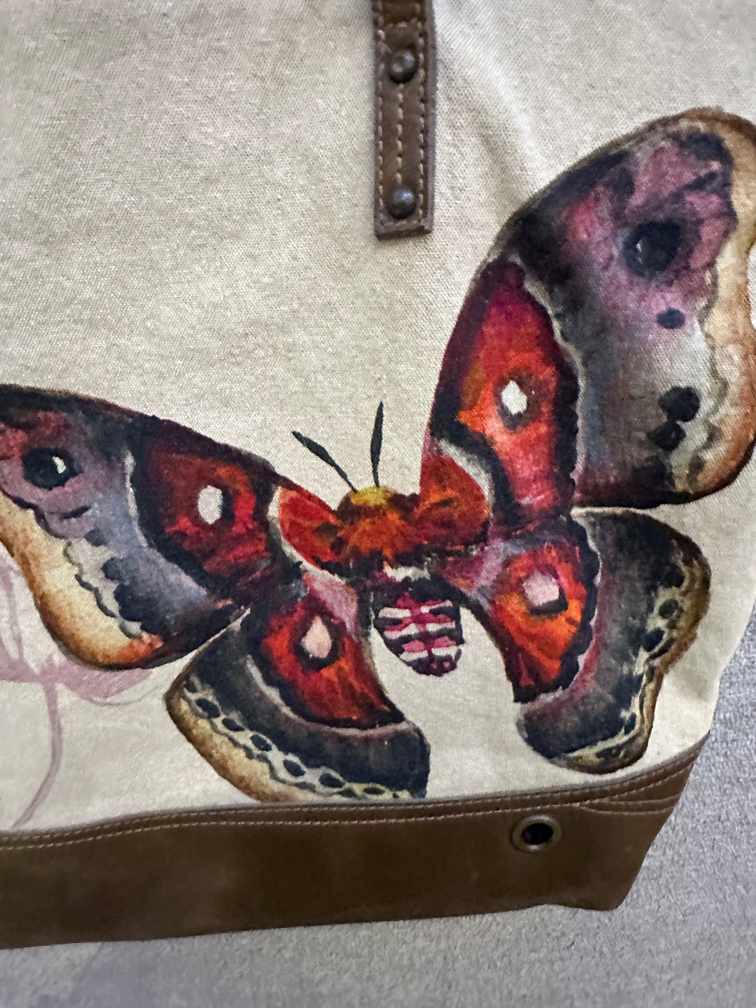 Cott n Curls Glover Moth Tote