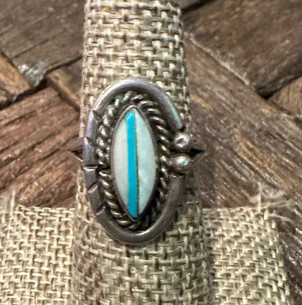 Vintage Zuni Mother of Pearl w/Turquoise Inlay Ring