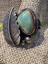 Load image into Gallery viewer, Vintage Navajo Sterling Turquoise Ring
