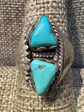 Load image into Gallery viewer, Vintage Sterling Turquoise Ring
