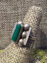 Load image into Gallery viewer, Vintage Malachite Ring
