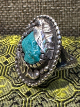 Load image into Gallery viewer, Vintage Navajo Turquoise Ring
