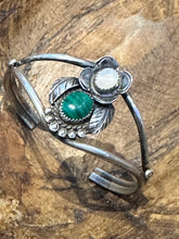 Load image into Gallery viewer, Vintage Malachite &amp; Mother of Pearl Cuff
