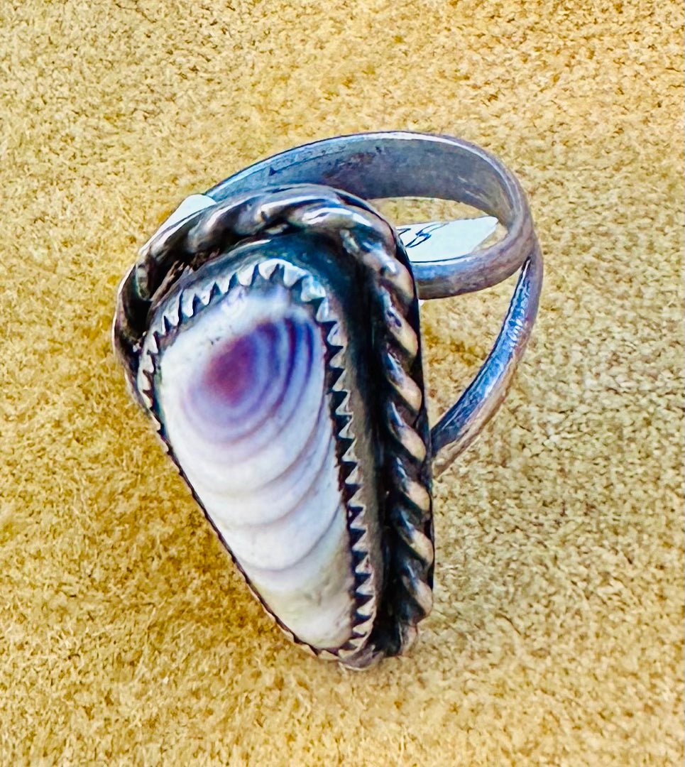 Vintage Wampum Shell Ring