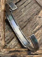 Load image into Gallery viewer, Vintage Zuni Cuff
