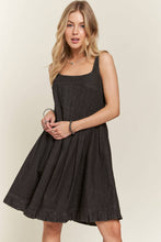Load image into Gallery viewer, PINTUCK DETAIL CASUAL DENIM DRESS
