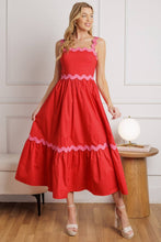 Load image into Gallery viewer, A solid woven midi dress
