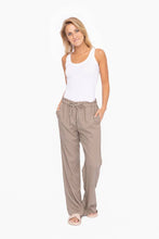 Load image into Gallery viewer, Wide Leg Resort Pants
