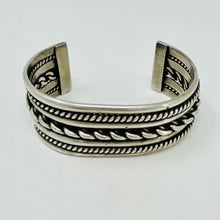 Load image into Gallery viewer, Navajo Cuff with Hand Pulled and Twisted Wire
