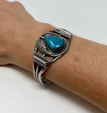 Load image into Gallery viewer, Silver Cuff w Vibrant Teardrop Turquoise Stone
