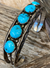 Load image into Gallery viewer, Navajo 5 Turquoise Stones Cuff
