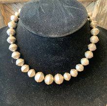 Load image into Gallery viewer, Navajo Pearls Choker Necklace
