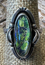 Load image into Gallery viewer, Unique Stone Ring
