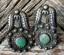 Load image into Gallery viewer, Turquoise Earrings
