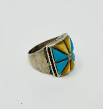 Load image into Gallery viewer, Silver Ring with inlay - square
