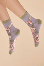 Load image into Gallery viewer, Lilac Paisley Ankle Socks
