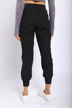 Load image into Gallery viewer, High-Waisted Capri Active Joggers with Pockets
